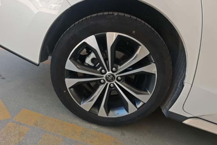 Used Toyota Granvia 2024 2.5L Hybrid Prestige ULTRA Edition Right Rear Wheel Hub