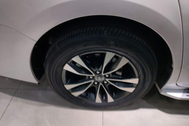 Used Toyota Granvia 2024 2.5L Hybrid Prestige PLUS Four-Wheel Drive Version Right Rear Wheel Hub