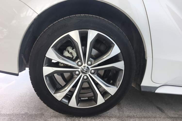 Used Toyota Granvia 2024 2.5L Hybrid Prestige PLUS Edition Right Rear Wheel Hub