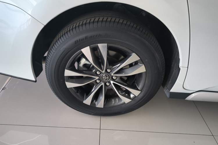 Used Toyota Granvia 2024 2.5L Hybrid Prestige PLUS Four-Wheel Drive Version Right Rear Wheel Hub