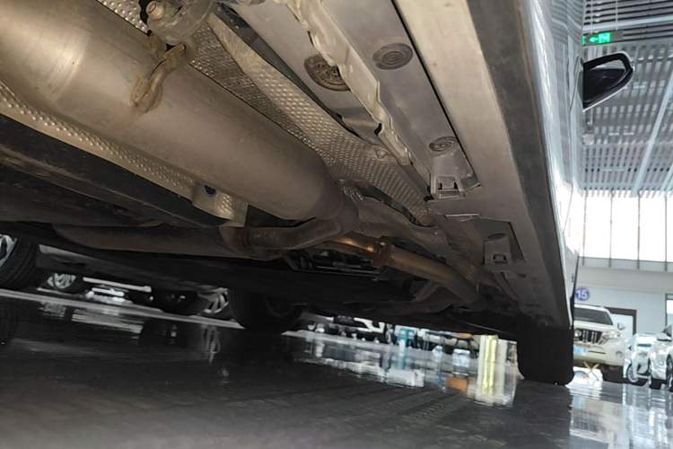 Used Toyota Granvia 2024 2.5L Hybrid Comfort Edition Right Side Sill