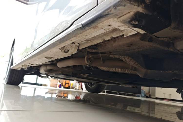 Used Toyota Granvia 2024 2.5L Hybrid Comfort Edition Right Side Sill