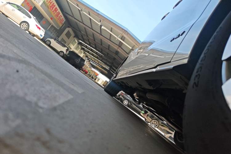Used Toyota Granvia 2024 2.5L Hybrid Prestige ULTRA Edition Right Side Sill