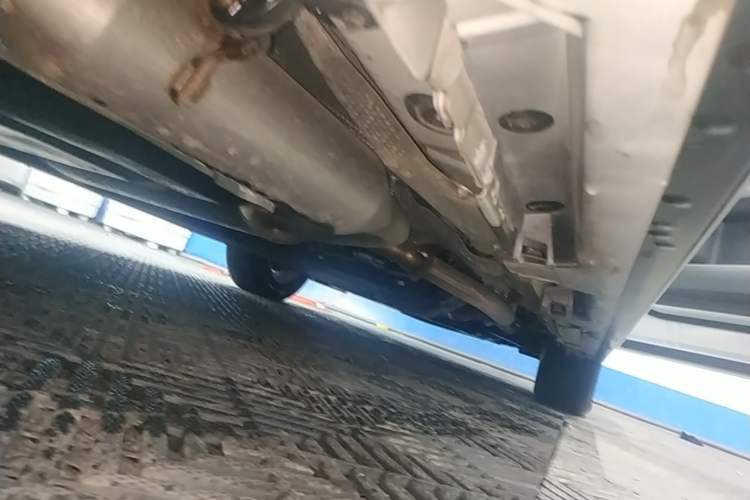 Used Toyota Granvia 2024 2.5L Hybrid Comfort Edition Right Side Sill