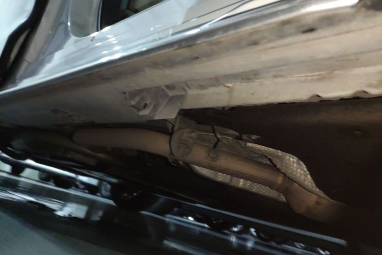 Used Toyota Granvia 2024 2.5L Hybrid Prestige ULTRA Edition Right Side Sill