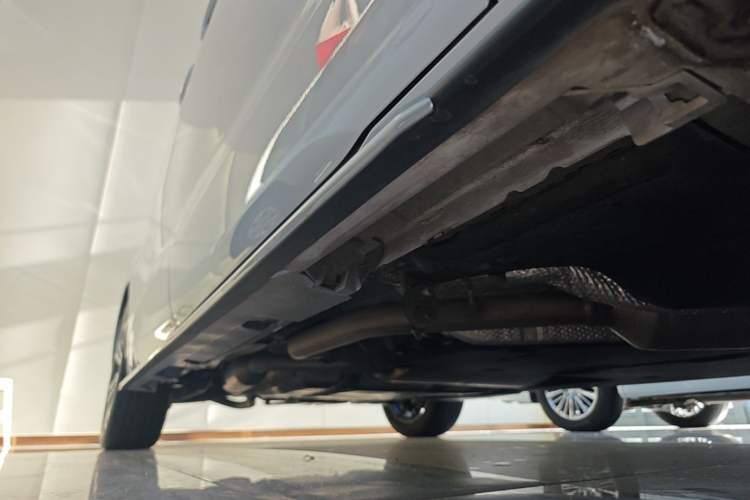 Used Toyota Granvia 2024 2.5L Hybrid Prestige PLUS Edition Right Side Sill