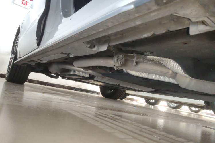 Used Toyota Granvia 2024 2.5L Hybrid Prestige PLUS Edition Right Side Sill