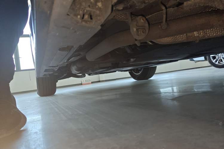 Used Toyota Granvia 2024 2.5L Hybrid Comfort Edition Right Side Sill