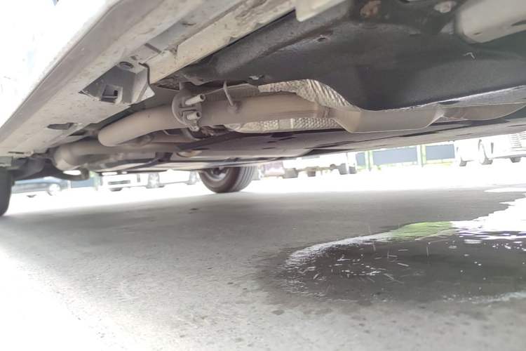 Used Toyota Granvia 2024 2.5L Hybrid Luxury Edition Right Side Sill