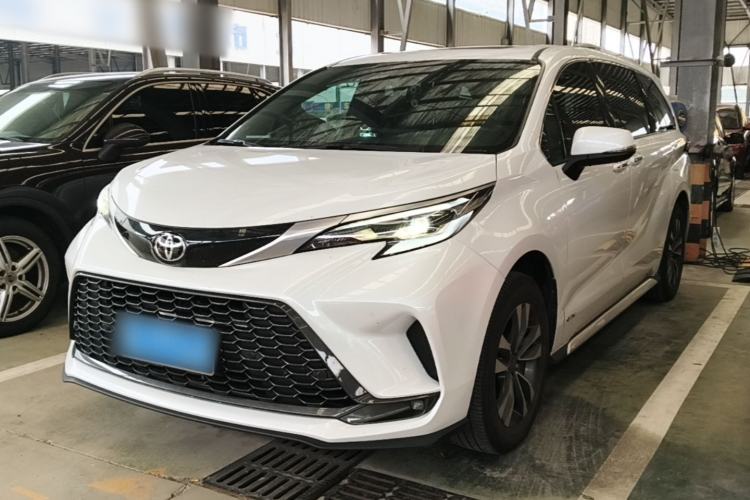 Toyota Granvia 2024 2.5L Hybrid Luxury Edition