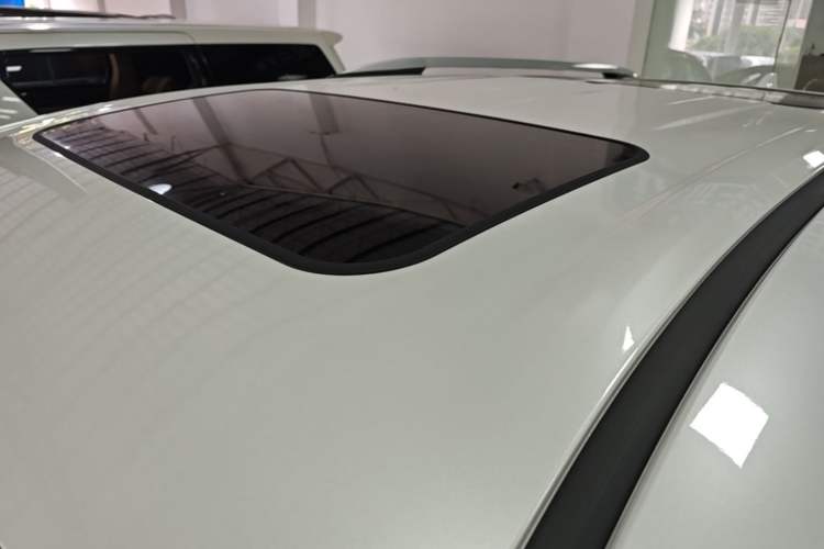 Used Toyota Granvia 2024 2.5L Hybrid Luxury Edition Roof