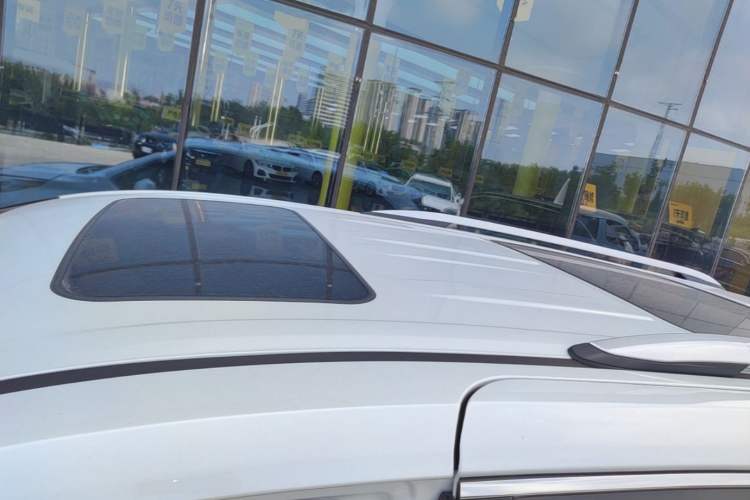 Used Toyota Granvia 2024 2.5L Hybrid Luxury Edition Roof