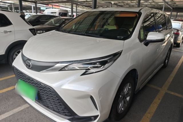 Toyota Granvia 2024 2.5L Hybrid Comfort Edition с пробегом