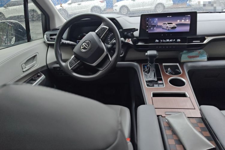 Used Toyota Granvia 2024 2.5L Hybrid Comfort Edition Steering Wheel