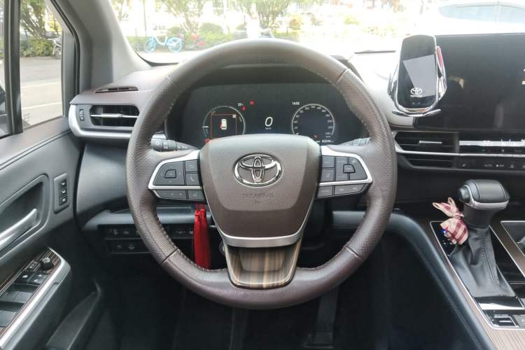 Used Toyota Granvia 2024 2.5L Hybrid Prestige PLUS Four-Wheel Drive Version Steering Wheel