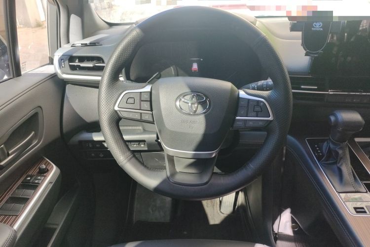 Used Toyota Granvia 2024 2.5L Hybrid Comfort Edition Steering Wheel