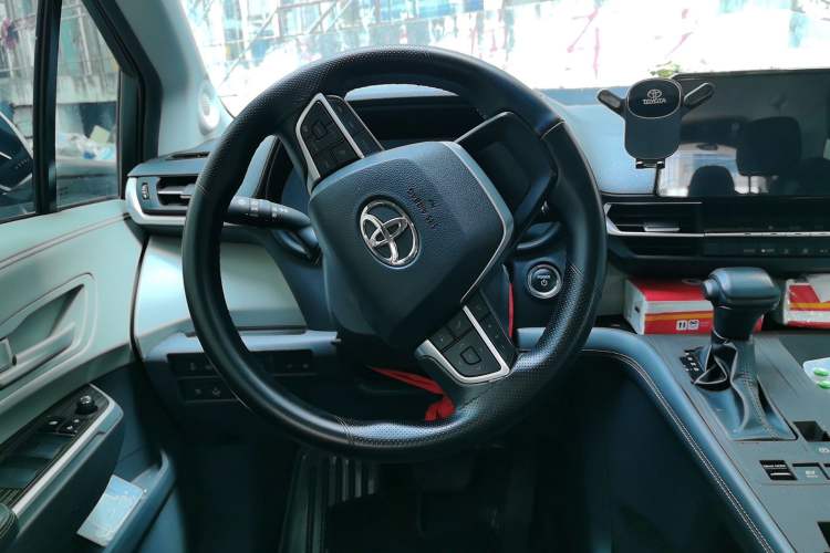 Used Toyota Granvia 2024 2.5L Hybrid Comfort Edition Steering Wheel