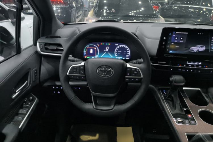 Used Toyota Granvia 2024 2.5L Hybrid Prestige PLUS Edition Steering Wheel
