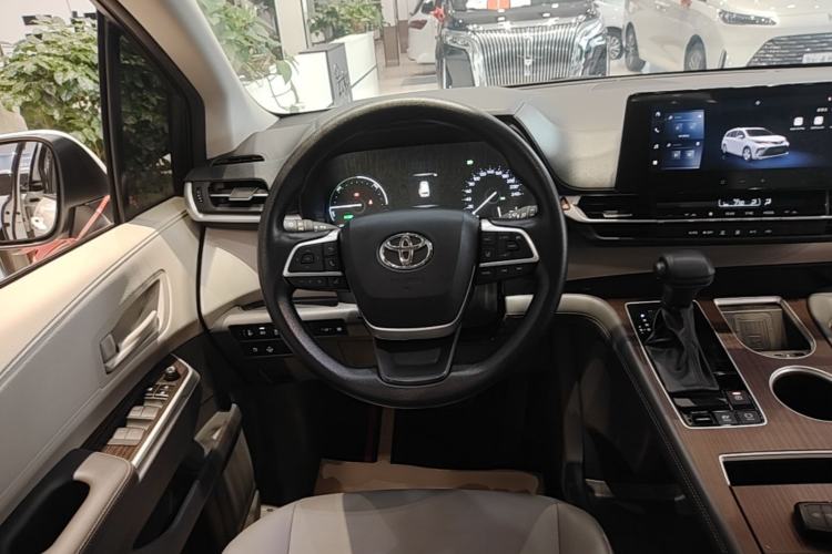 Used Toyota Granvia 2024 2.5L Hybrid Comfort Edition Steering Wheel