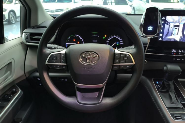 Used Toyota Granvia 2024 2.5L Hybrid Comfort Edition Steering Wheel