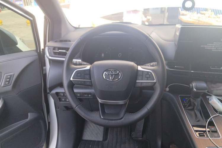 Used Toyota Granvia 2024 2.5L Hybrid Prestige PLUS Edition Steering Wheel