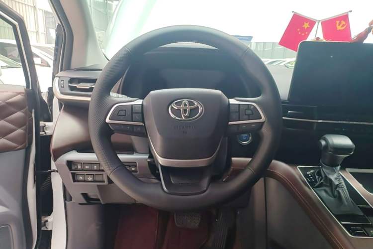 Used Toyota Granvia 2024 2.5L Hybrid Comfort Edition Steering Wheel