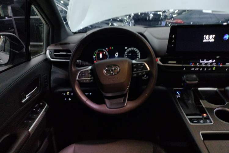Used Toyota Granvia 2024 2.5L Hybrid Prestige PLUS Four-Wheel Drive Version Steering Wheel