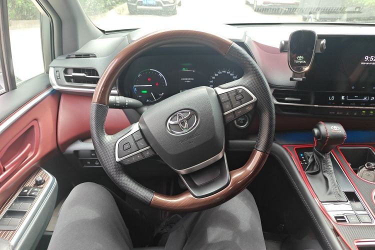 Used Toyota Granvia 2024 2.5L Hybrid Luxury Edition Steering Wheel