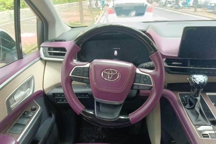 Used Toyota Granvia 2024 2.5L Hybrid Comfort Edition Steering Wheel