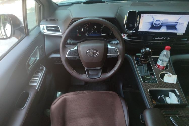Used Toyota Granvia 2024 2.5L Hybrid Prestige PLUS Four-Wheel Drive Version Steering Wheel
