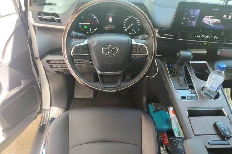 Used Toyota Granvia 2024 2.5L Hybrid Luxury Edition Steering Wheel