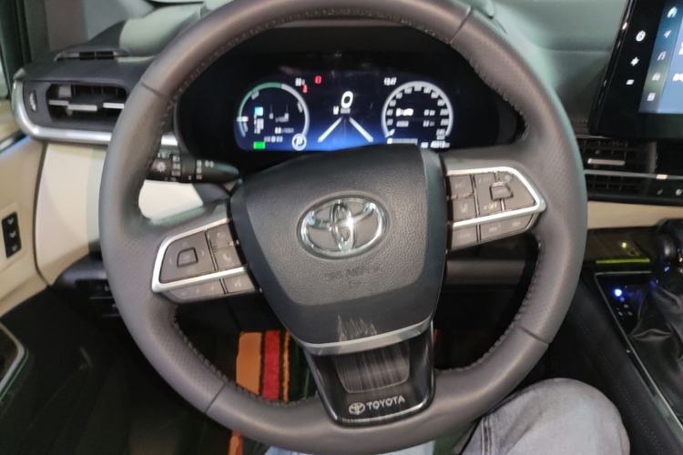 Used Toyota Granvia 2024 2.5L Hybrid Prestige ULTRA Edition Steering Wheel