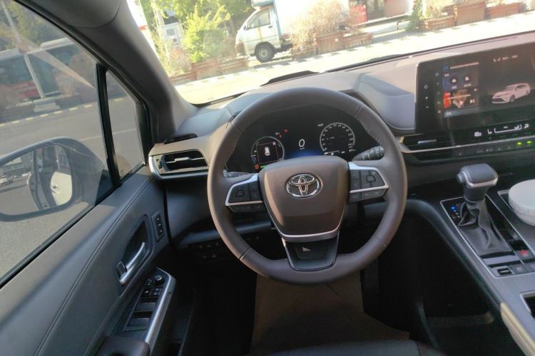 Used Toyota Granvia 2024 2.5L Hybrid Prestige PLUS Four-Wheel Drive Version Steering Wheel