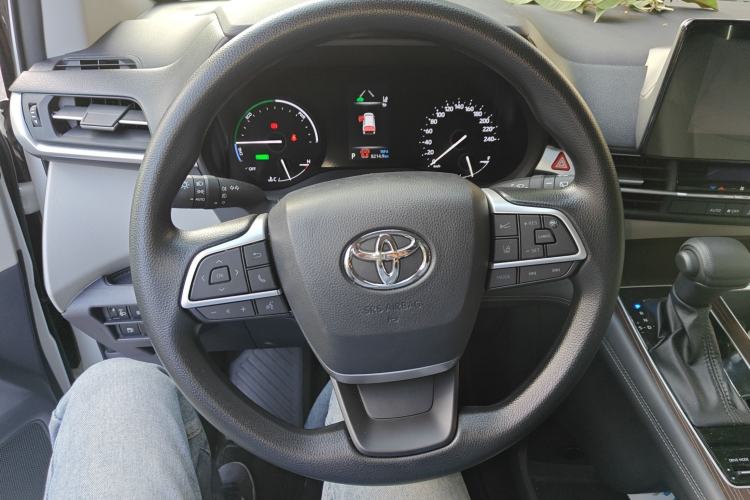 Used Toyota Granvia 2024 2.5L Hybrid Comfort Edition Steering Wheel