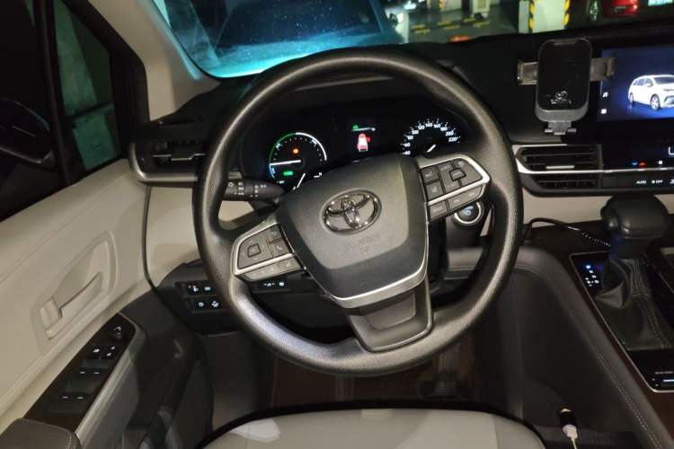 Used Toyota Granvia 2024 2.5L Hybrid Comfort Edition Steering Wheel