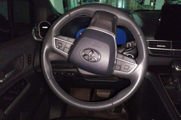 Used Toyota Granvia 2024 2.5L Hybrid Prestige PLUS Edition Steering Wheel