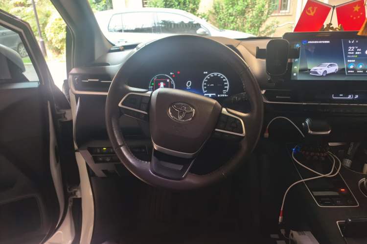 Used Toyota Granvia 2024 2.5L Hybrid Prestige PLUS Four-Wheel Drive Version Steering Wheel