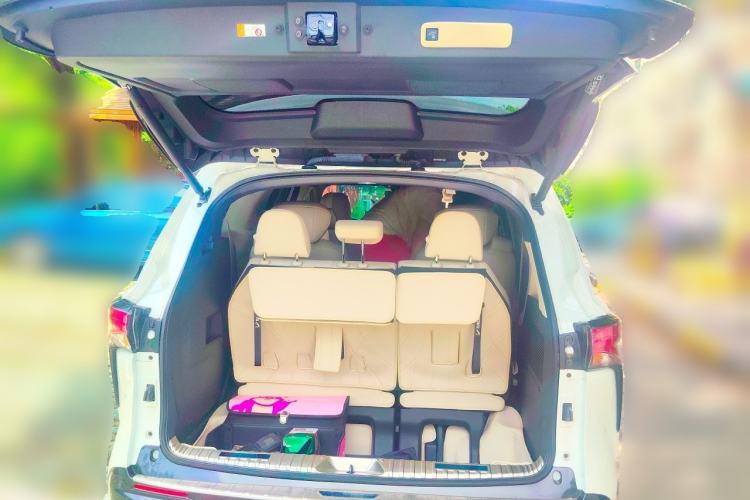 Used Toyota Granvia 2024 2.5L Hybrid Prestige ULTRA Edition Trunk