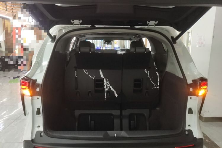 Used Toyota Granvia 2024 2.5L Hybrid Comfort Edition Trunk