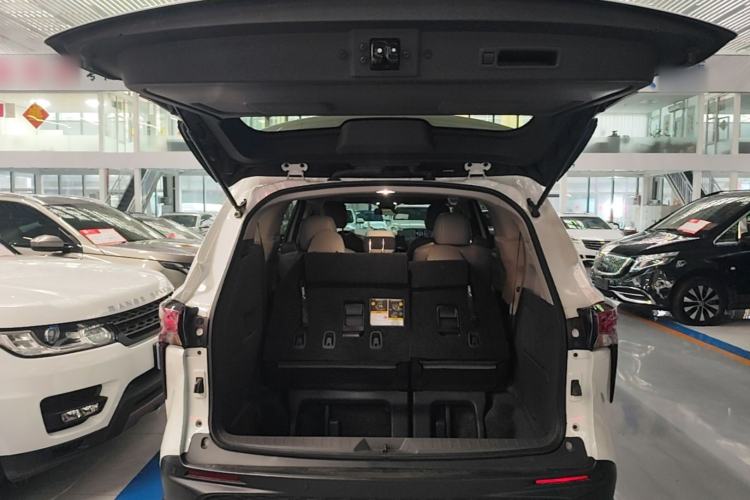 Used Toyota Granvia 2024 2.5L Hybrid Comfort Edition Trunk