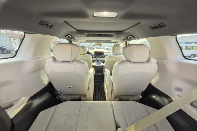 Used Toyota Granvia 2024 2.5L Hybrid Prestige ULTRA Edition Trunk