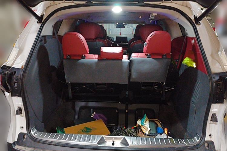 Used Toyota Granvia 2024 2.5L Hybrid Comfort Edition Trunk