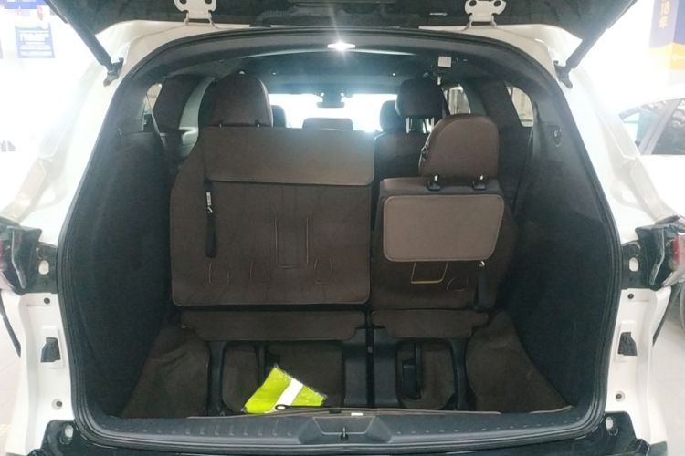 Used Toyota Granvia 2024 2.5L Hybrid Prestige PLUS Four-Wheel Drive Version Trunk