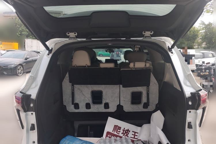 Used Toyota Granvia 2024 2.5L Hybrid Prestige ULTRA Edition Trunk