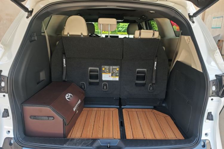 Used Toyota Granvia 2024 2.5L Hybrid Prestige ULTRA Edition Trunk