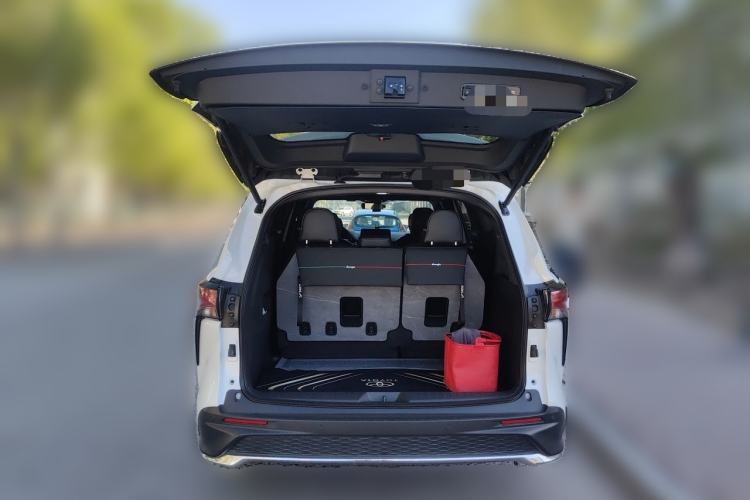 Used Toyota Granvia 2024 2.5L Hybrid Comfort Edition Trunk