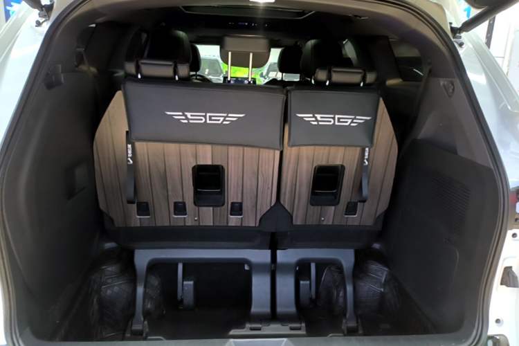 Used Toyota Granvia 2024 2.5L Hybrid Prestige PLUS Four-Wheel Drive Version Trunk