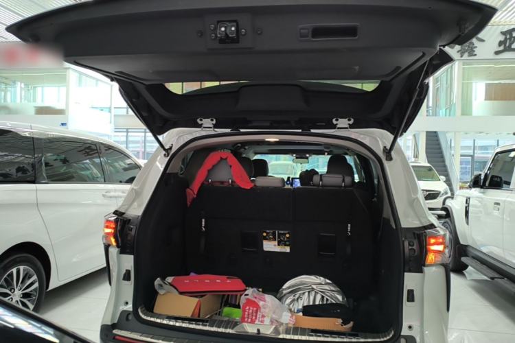 Used Toyota Granvia 2024 2.5L Hybrid Comfort Edition Trunk
