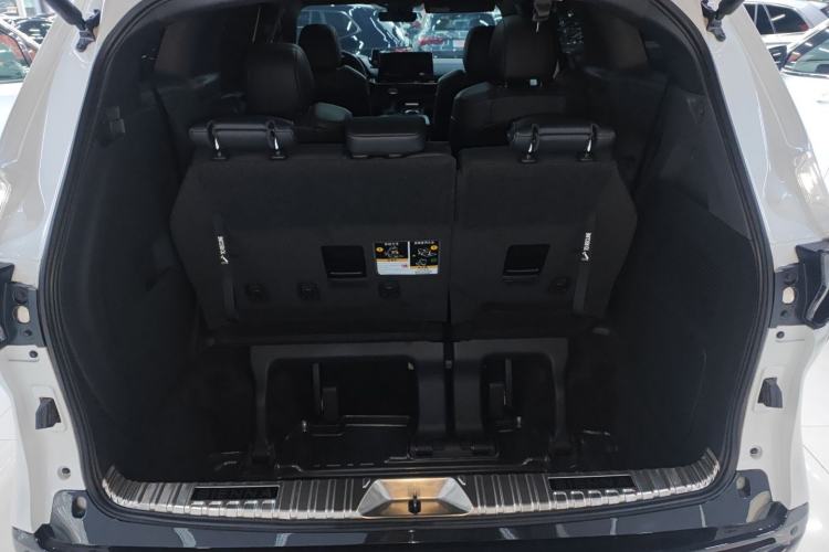 Used Toyota Granvia 2024 2.5L Hybrid Prestige PLUS Edition Trunk