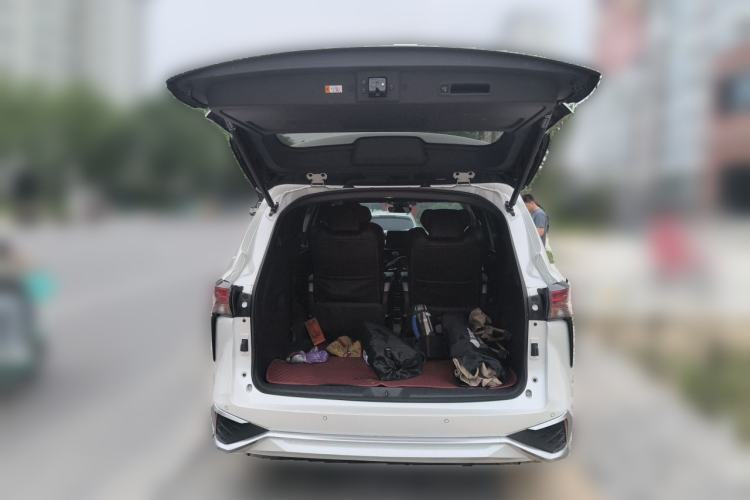 Used Toyota Granvia 2024 2.5L Hybrid Prestige PLUS Four-Wheel Drive Version Trunk